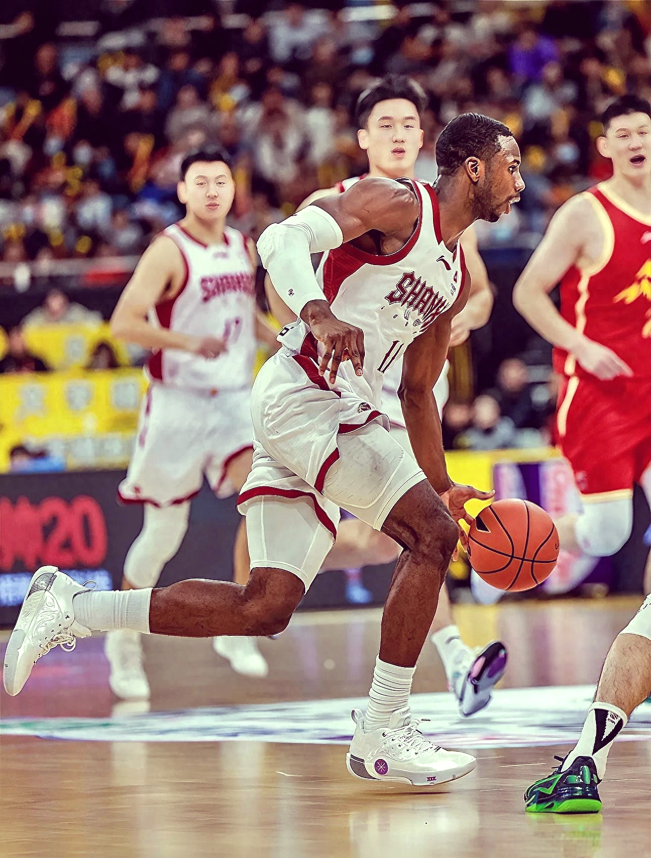 包含今晚突围战来临；深圳男篮围绕欧超杯主帅复盘；悬念犹存；年轻球员得到机会的词条-开云下载